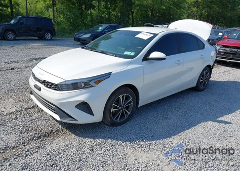 2023 Kia Forte Lxs z USA, uszkodzony, nr VIN 3KPF24AD1PE542870